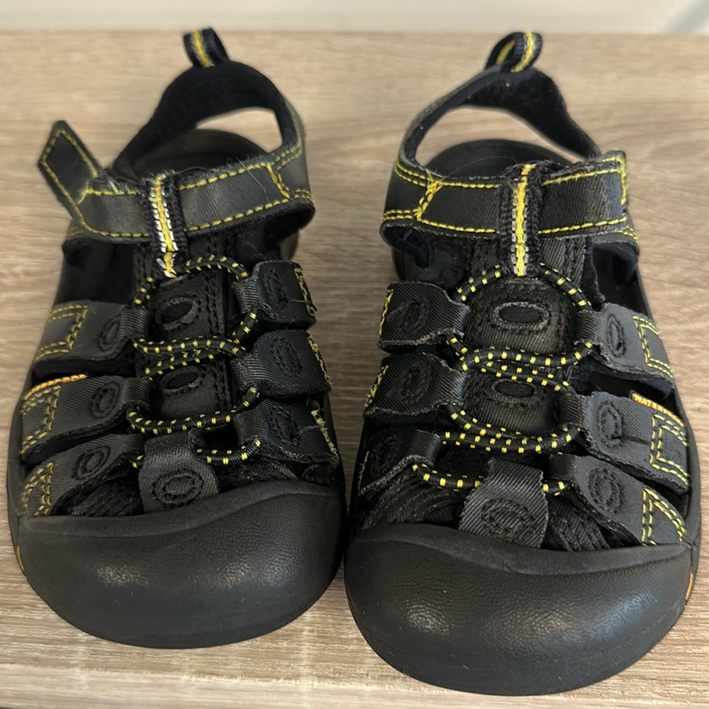 KEEN Newport H2 Waterproof Hiking Sandal Water Shoe Black Yellow 11 - Picture 3 of 7